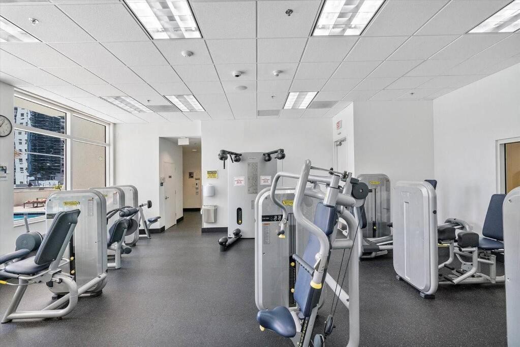Apartamento 37th Floor Amazing Spacious Unit With Parking