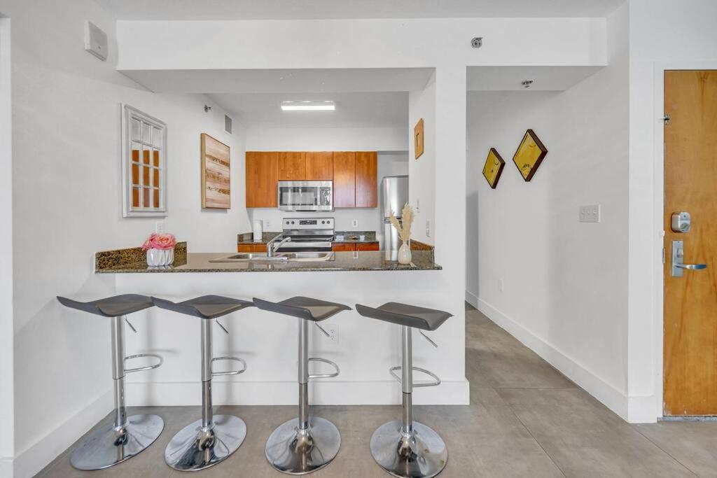 37th Floor Amazing Spacious Unit With Parking Apartamento *