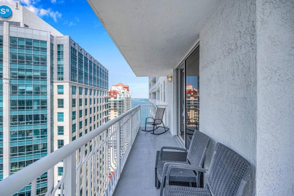 37th Floor Amazing Spacious Unit With Parking Apartamento