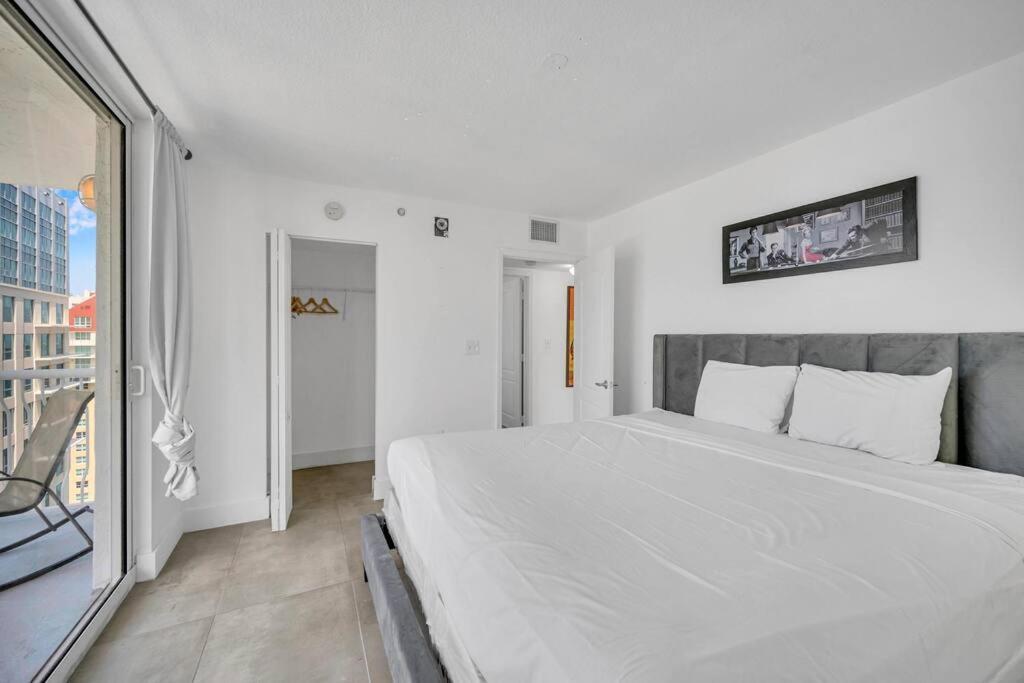 Apartamento 37th Floor Amazing Spacious Unit With Parking *